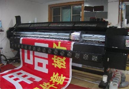 蓝田喷绘广告分辨率是多少？
