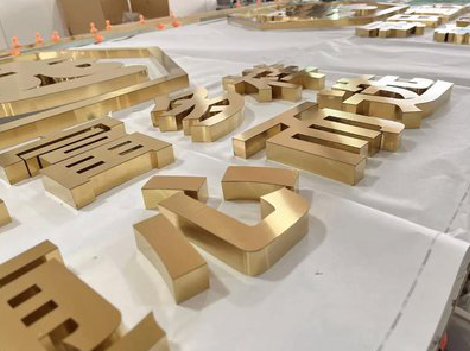 蓝田拉丝不锈钢字的特点。